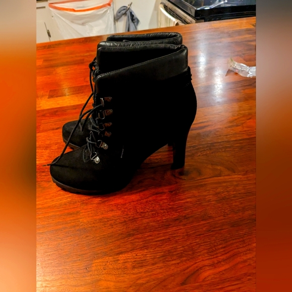 Ralph Lauren Suade Booties Brand New Size 10. - Picture 10 of 10